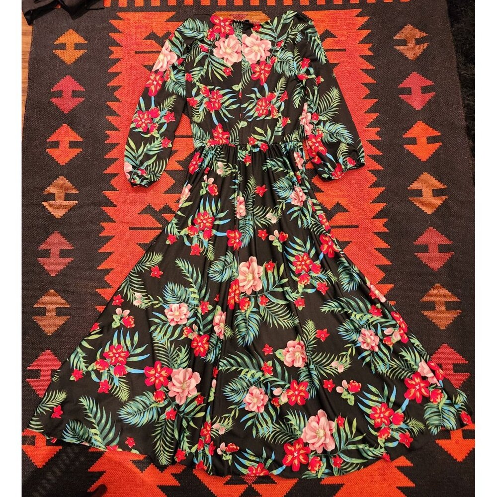 Ups and Downs Women's Floral Dress V-Neck Black Pink,Red, Green Flowers - Sz M - Picture 2 of 16